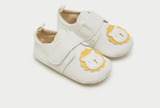 Juniors lion applique detail hook and loop closure shoes