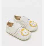 Juniors lion applique detail hook and loop closure shoes