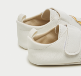 Juniors lion applique detail hook and loop closure shoes