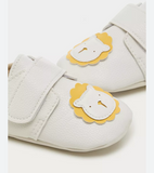 Juniors lion applique detail hook and loop closure shoes