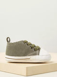 Juniors green textured infant shoes