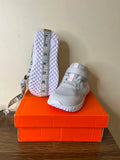 Nike Revolution 5 grey textured shoes (Box Packaging)