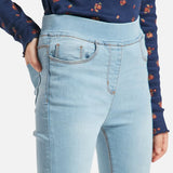 Juniors light wash girls jeggings
